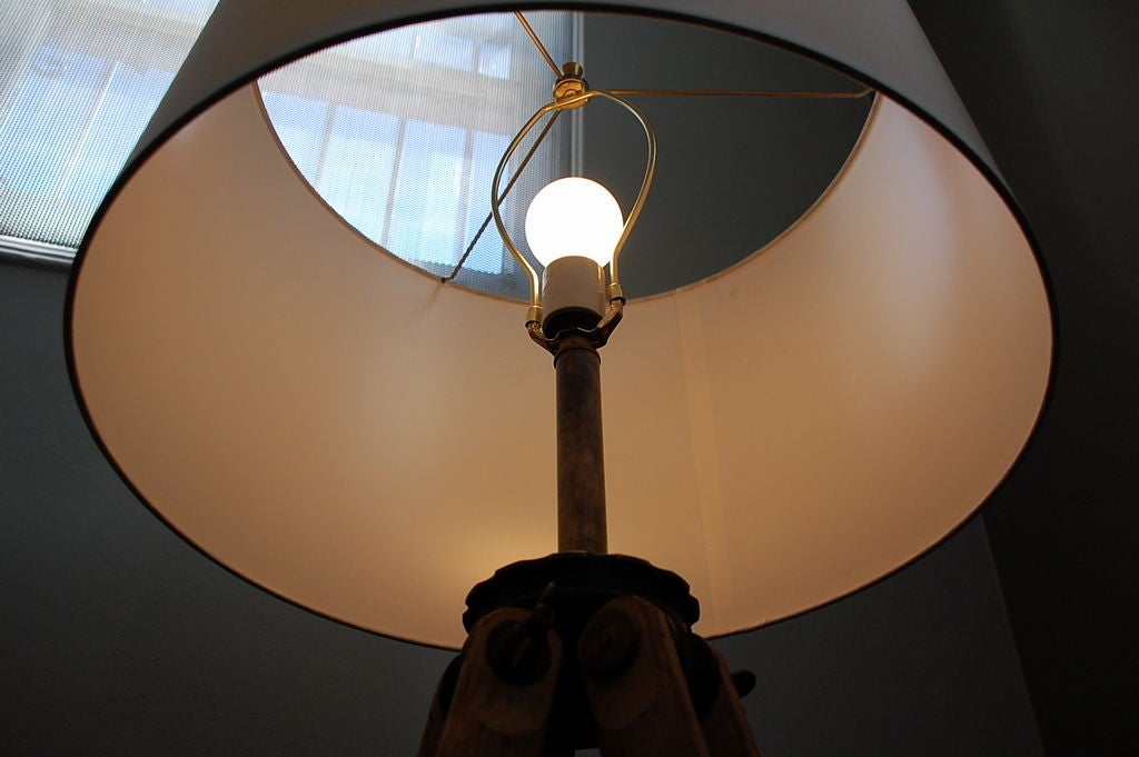 Classic surveyor tripod lamp 2