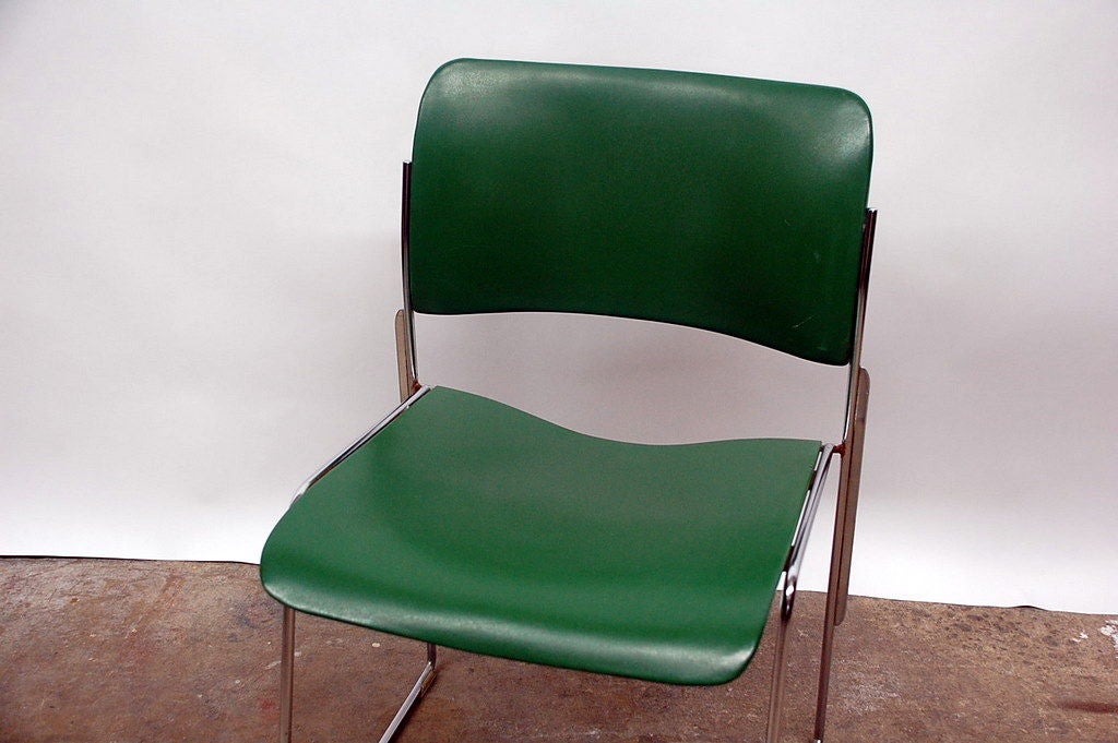 Set of Eight Original Deep Green 40/4 Stacking Chairs by David Rowland In Good Condition In Los Angeles, CA