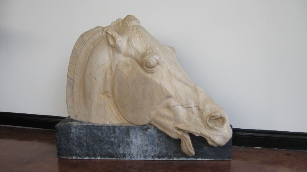 TÊTE DE CHEVAL EN RÉSINE