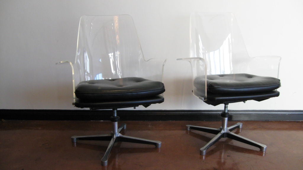PAIR OF DESK CHAIRS BY HERMAN MILLER.