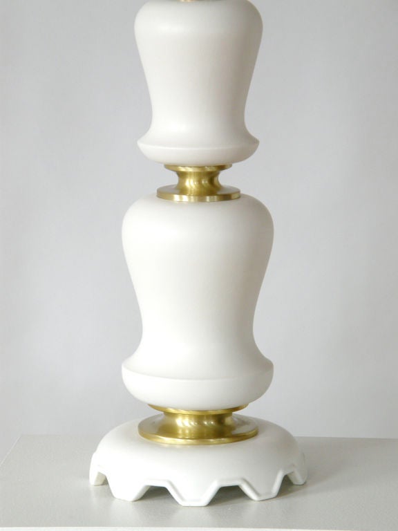 Mid-Century Modern Gerald Thurston Porcelain Table Lamp for Lightolier with Brass Fittings 1950s