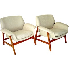 Pair of Italian Lounge Chairs by Gianfranco Frattini