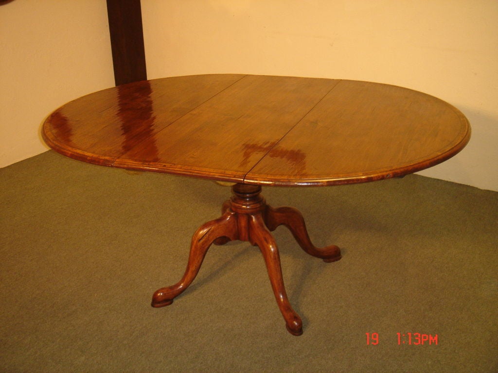 Handcrafted English Round Pedestal Table.