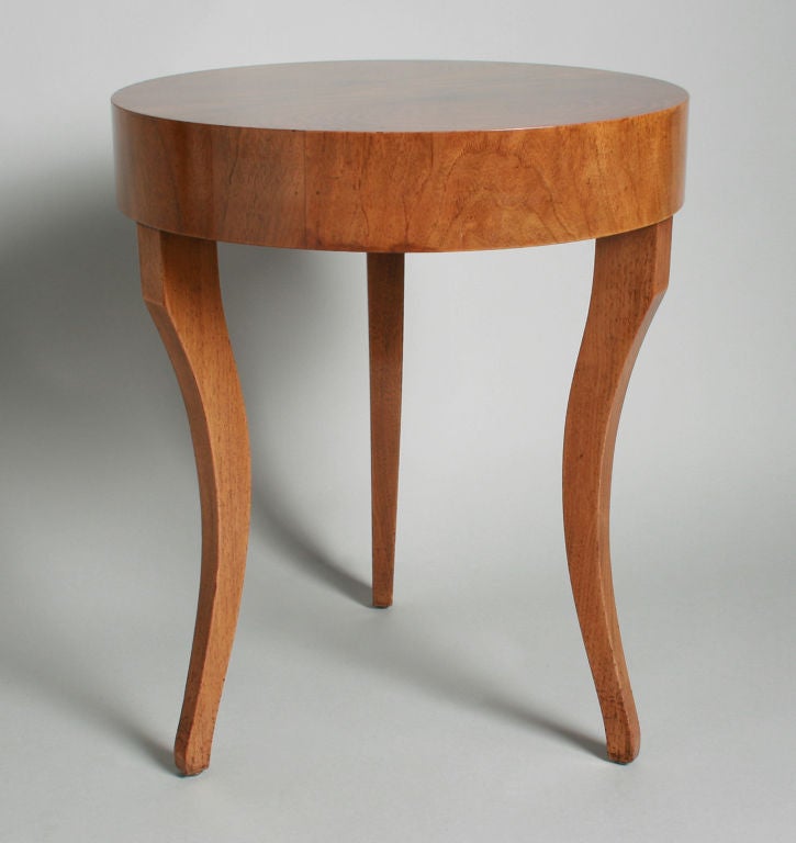 This is a sexy little side table, with an interesting wood grain