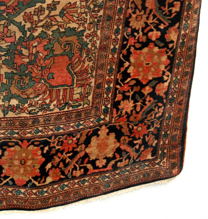 Antique Farahan Sarouk Carpet - Rug In Good Condition For Sale In Chicago, IL