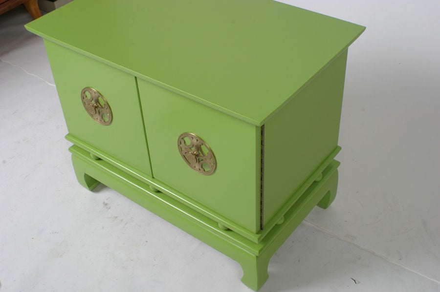 Pair of Hollywood Regency Night Stands in Green Lacquer In Excellent Condition In St. Louis, MO