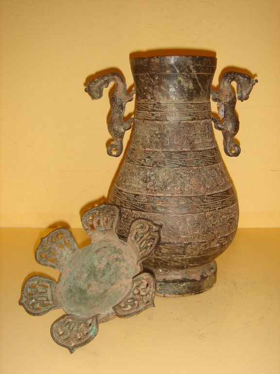Bronze wine vessel
