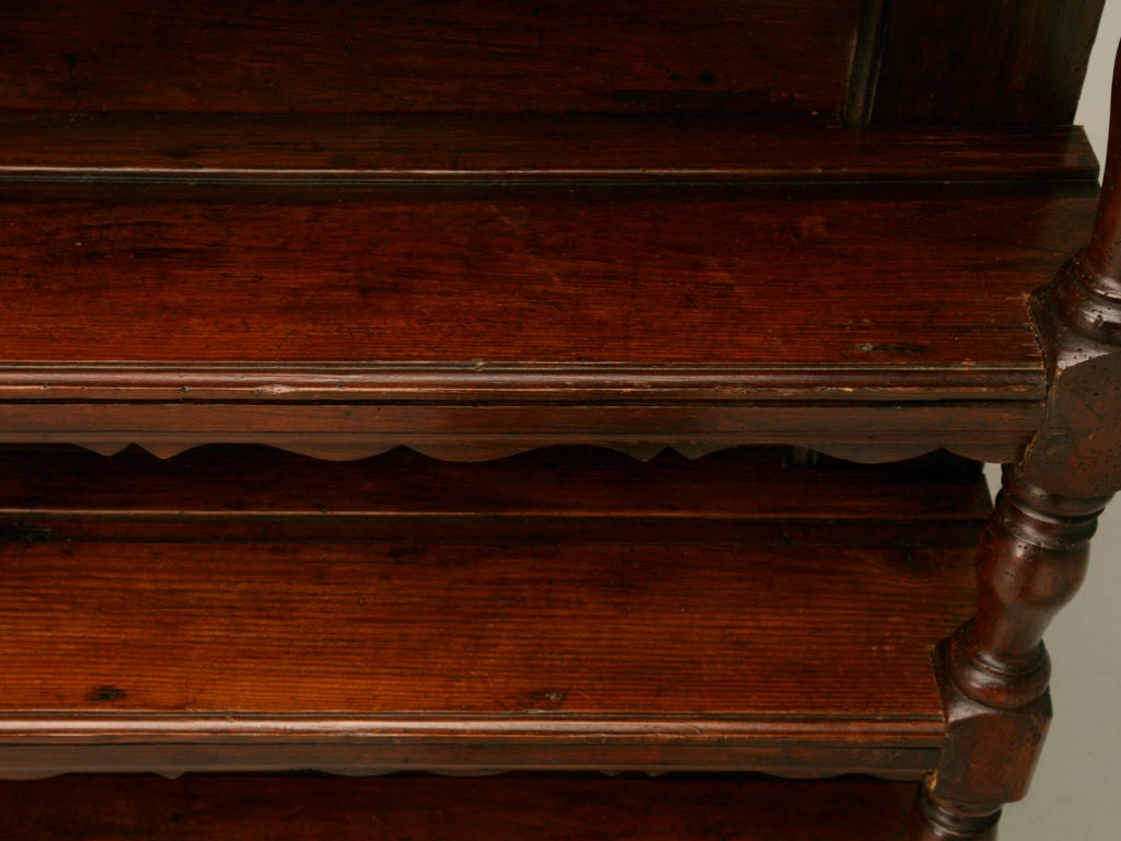 Original, 18th Century French Oak and Pine Plate Rack In Good Condition In Chicago, IL