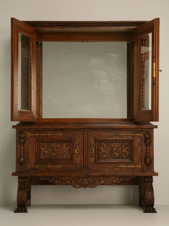 c.1930 Spanish Hand-Carved  Oak Glazed China Cabinet/Vitrine