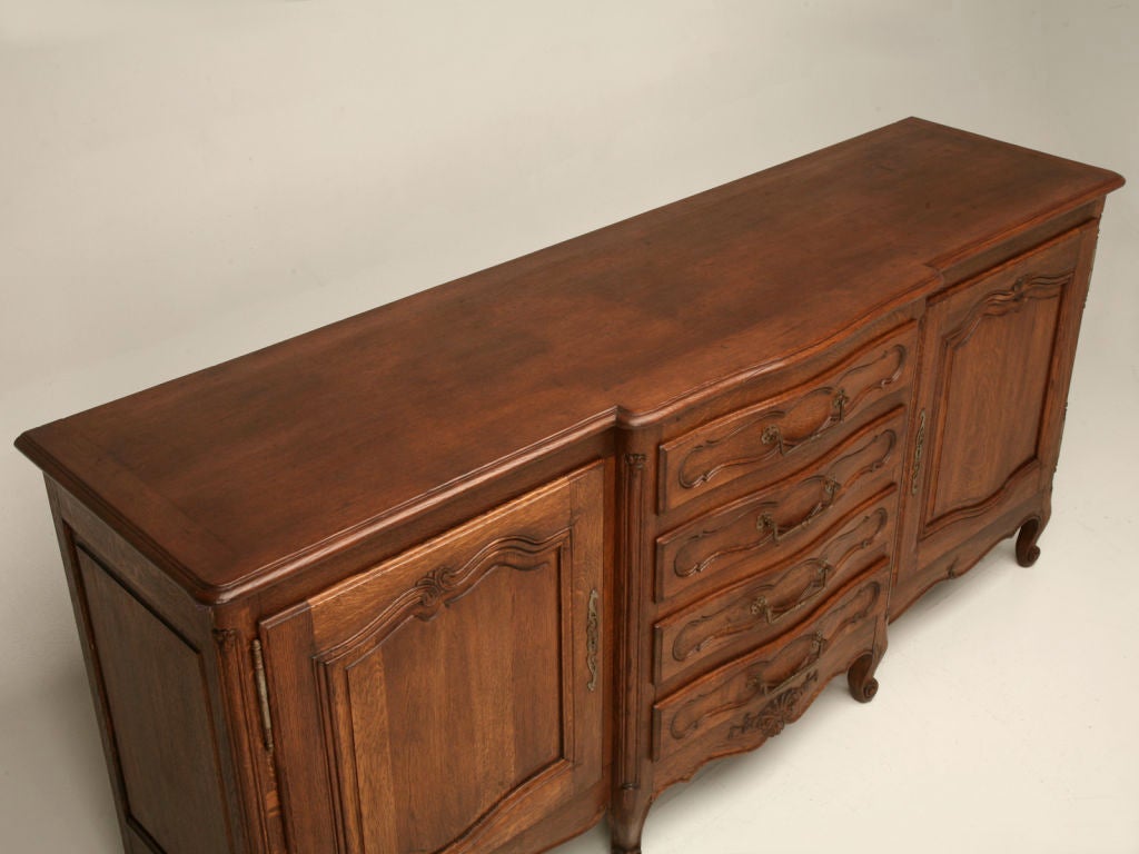 Louis XV French Oak Buffet In Good Condition In Chicago, IL