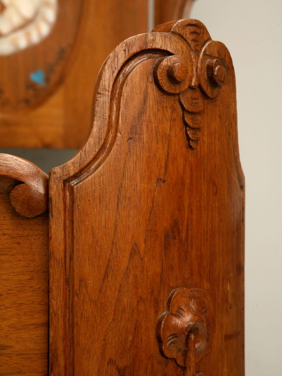 American Victorian Folk Art Bed with Hand-Painted Cats, circa 1880 Solid Walnut For Sale 3