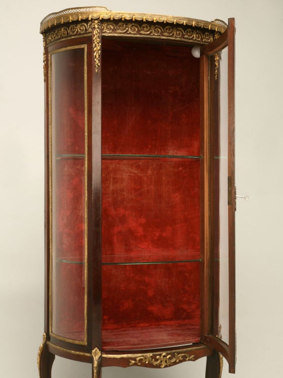 c.1920 French Curved Glass Curio Cabinet 4