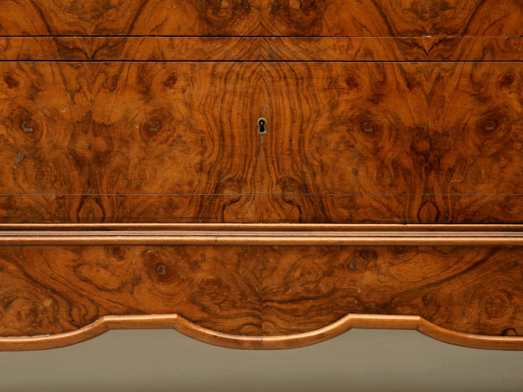 Louis Philippe Bookmatched Burled Walnut Commode, circa 1860 3