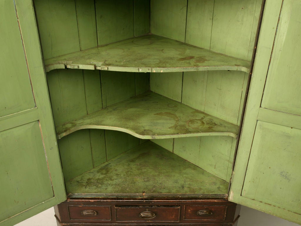 Early 19th Century Antique English or Irish Georgian Faux Grained Pine Corner Cupboard All Original