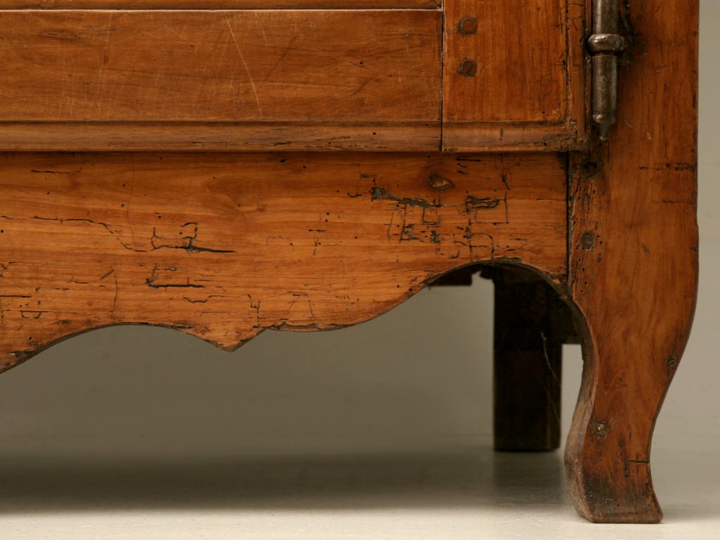 c.1740 French Louis XV Cherry Bonnetiere 7