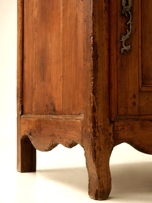 c.1740 French Louis XV Cherry Bonnetiere 5