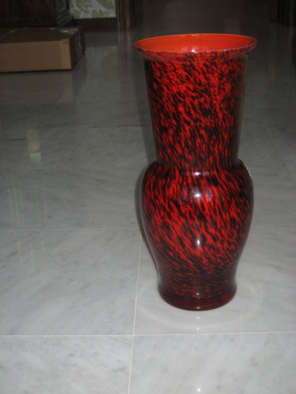 Red and Black Vintage Murano Vase Attributed to Seguso In Good Condition For Sale In West Palm Beach, FL