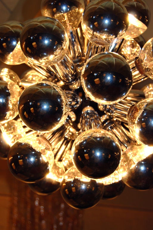 1960s Italian Sputnik Chandelier with 32 lights In Good Condition For Sale In Cathedral City, CA
