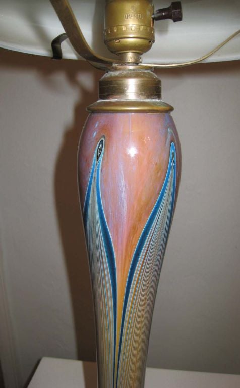 VETRO ARTISTICO CON HARDWARE IN OTTONE CON FIRMA INCISA, NESSUNA SCHEGGIATURA O RIPARAZIONE. 30 