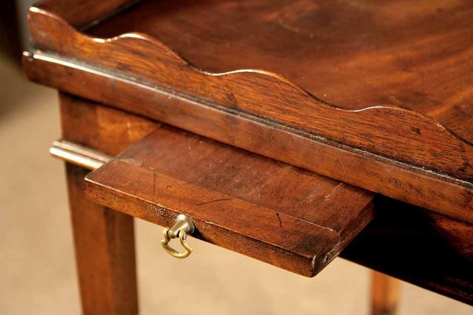 George III Mahogany Kettle Stand, circa 1790 In Good Condition In New York, NY