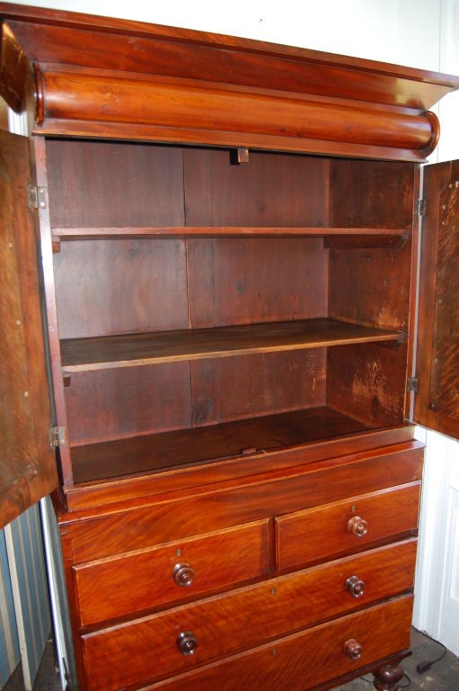 19th Century Mahogany and pine linen press For Sale