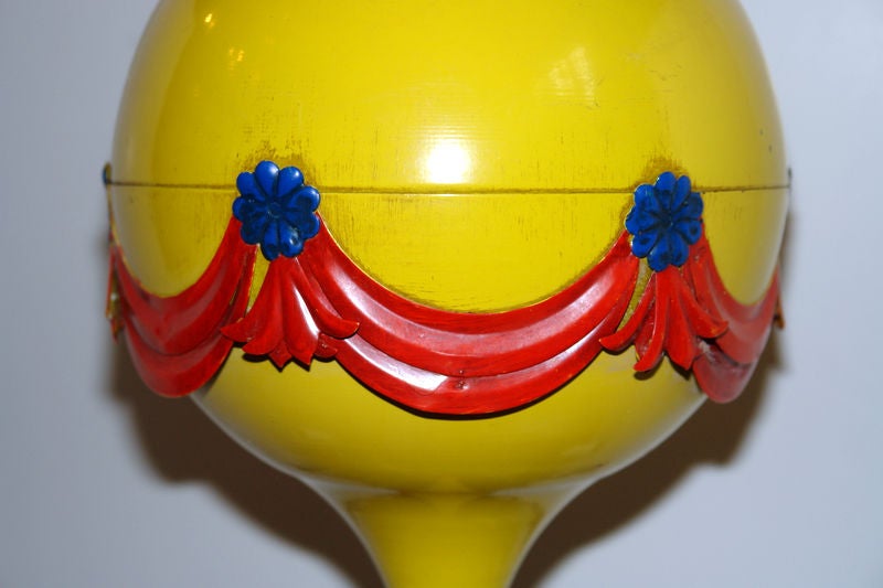 French 1940s painted metal balloon chandelier with original finish, four lights.

Measures: 24