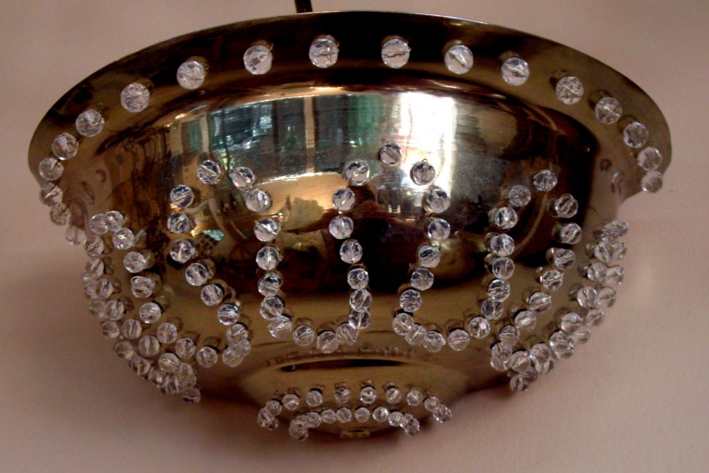 Ensemble de 4 appliques françaises des années 1950 avec lumières intérieures. Fleurs en verre transparent et améthyste. Lumière intérieure. 

Mesures : 
Hauteur : 24