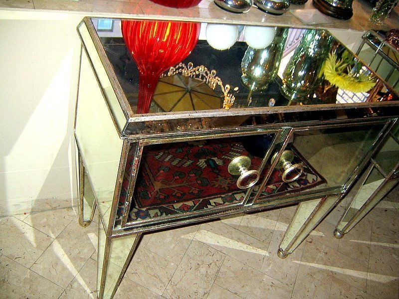 Mid-20th Century Pair of Mirrored Chests / Night Stands