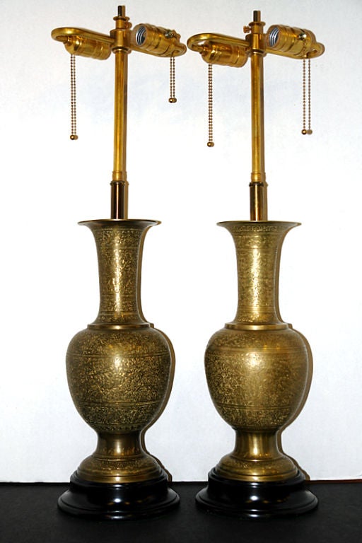 Nahöstliche Tischlampen aus geätztem Messing (Marokkanisch) im Angebot