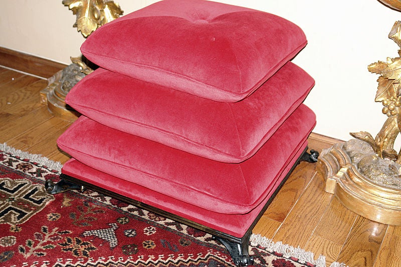 "StackedPillow" Ottoman