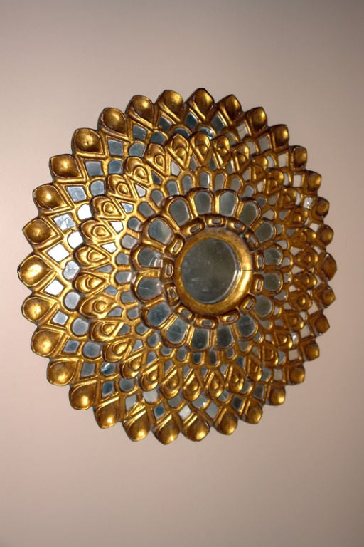 Early 20th Century Round Giltwood Mirror For Sale