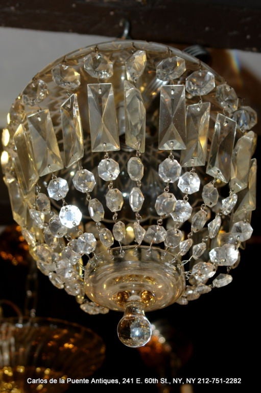 Milieu du XXe siècle Lanterne en cristal taillé en vente
