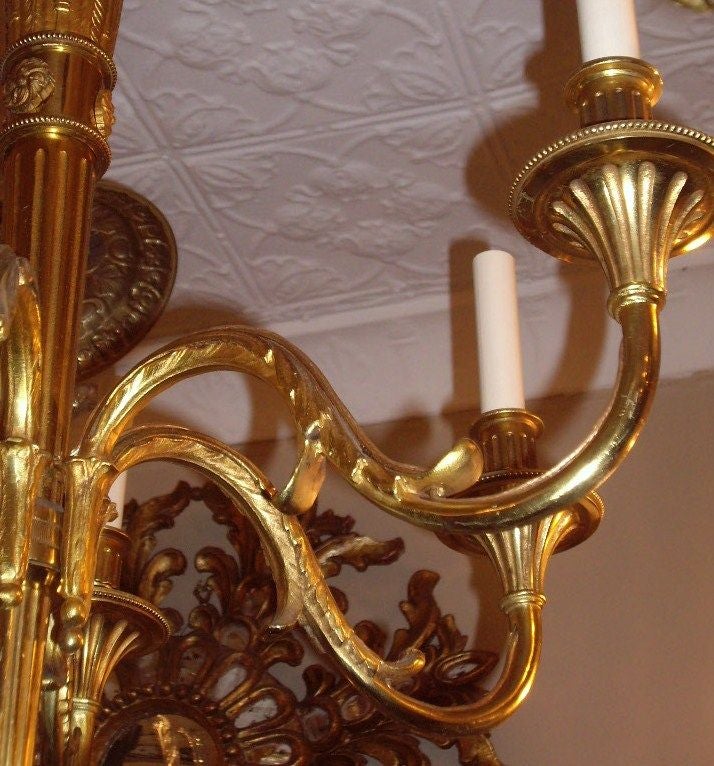 Neo-Classic Style Chandelier In Excellent Condition In New York, NY