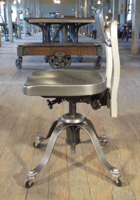 Vintage Industrial Metal Steel Remington Rand Adjustable Chair Modern In Good Condition In Oakville, CT