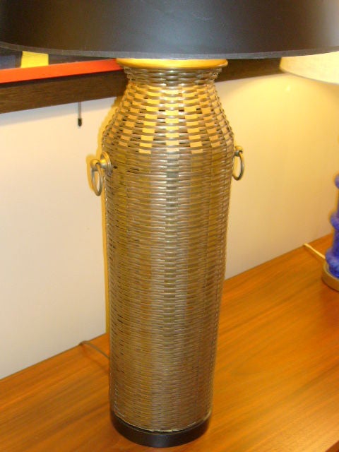 Große Lampe aus gewebtem Messing von Chapman Lamps, 1970er Jahre (Moderne der Mitte des Jahrhunderts) im Angebot