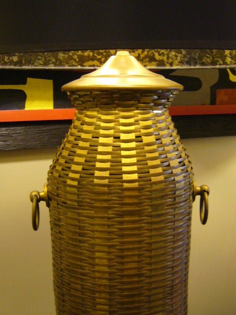 Große Lampe aus gewebtem Messing von Chapman Lamps, 1970er Jahre (Gewebt) im Angebot