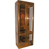 ELEGANT GLASS AND BRASS VITRINE BY MASTERCRAFT FURNITURE