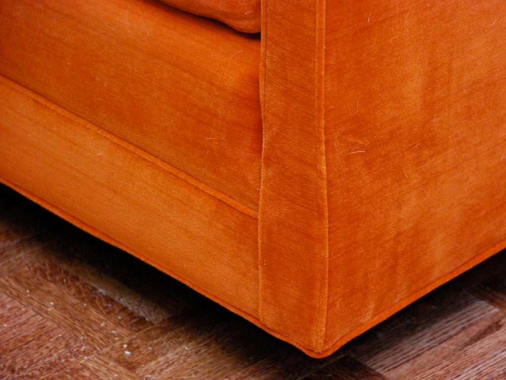Knoll sofa with velvet fabric, 18