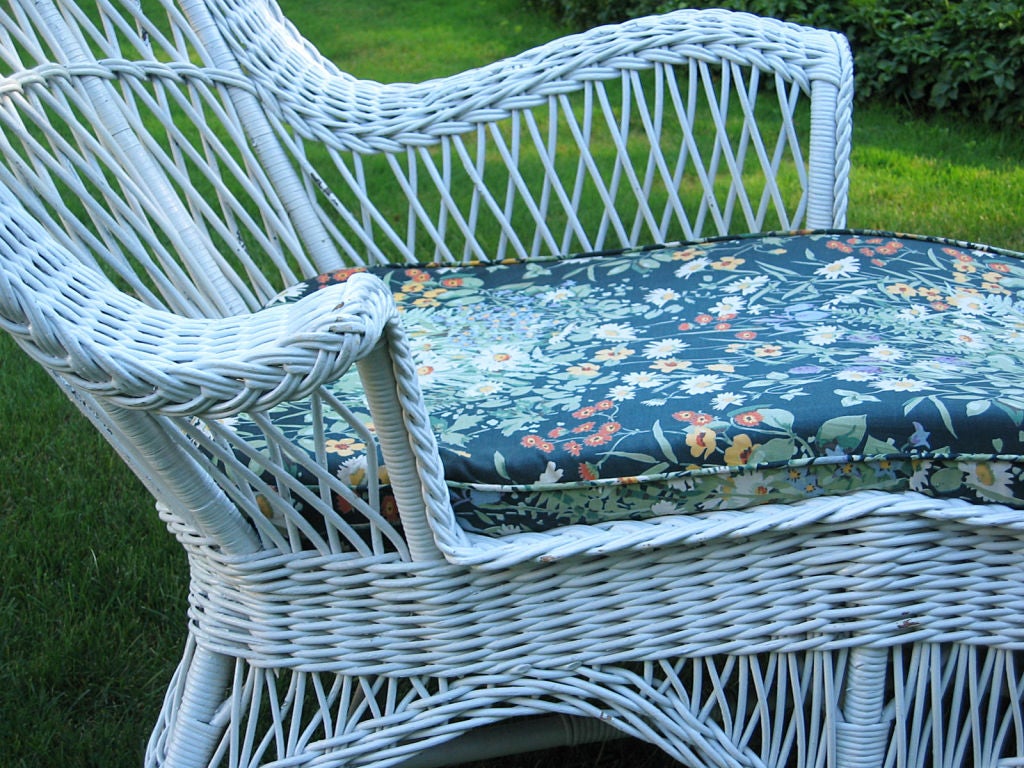 Bar Harbor Wicker Chaise Longue In Excellent Condition For Sale In Sheffield, MA