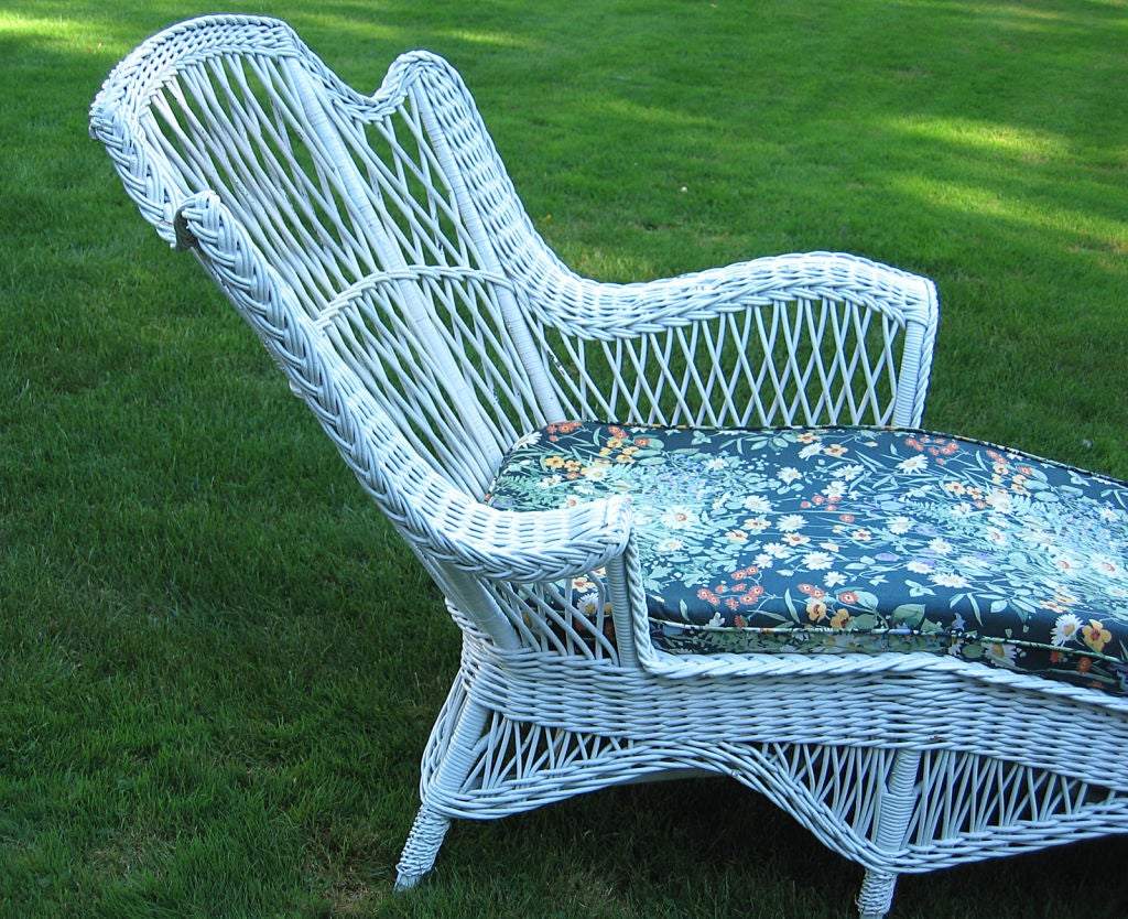 20th Century Bar Harbor Wicker Chaise Longue For Sale