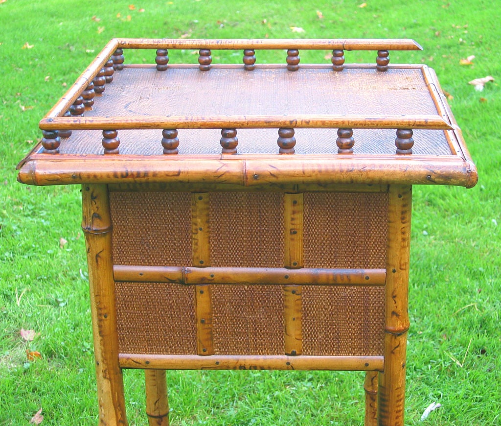 Bamboo BAMBOO LIFT TOP SEWING STAND