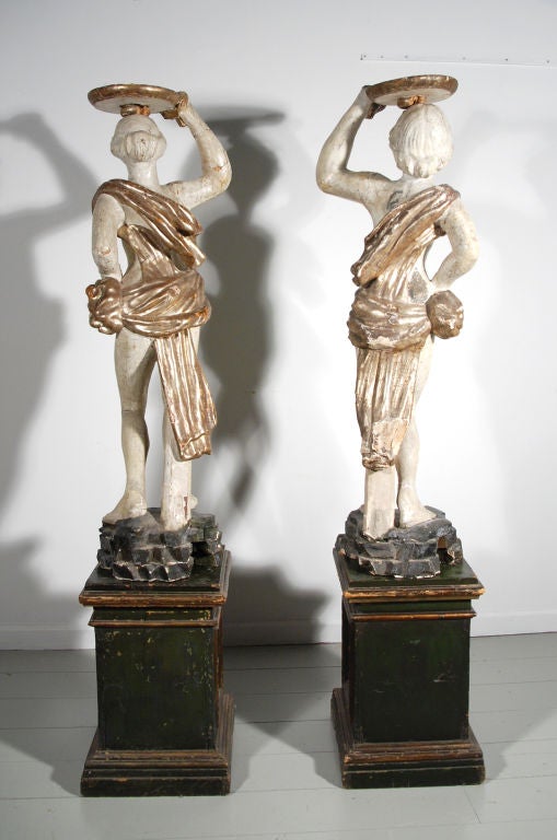 A Rare Pair of Neapolitan Papier Mache Figures on Plinths In Good Condition For Sale In Sheffield, MA