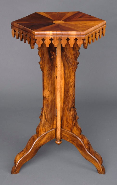 Victorian Tourist Souvenir Pedestal Tripod Table For Sale