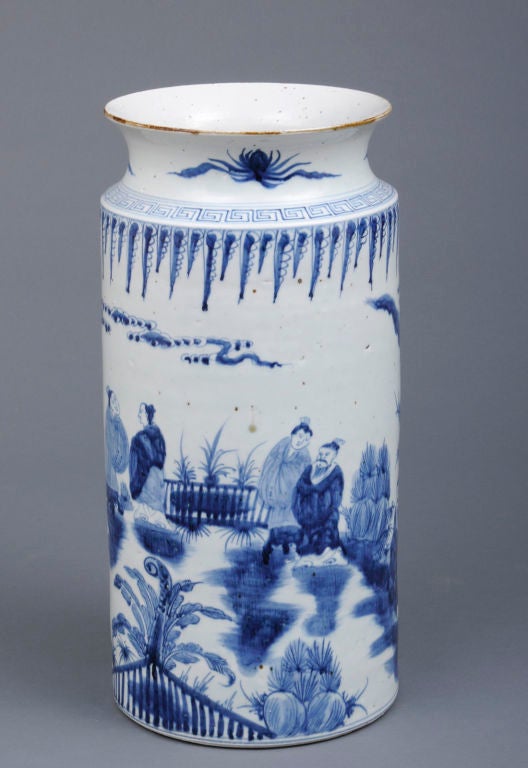 Large Chinese Vase In Excellent Condition For Sale In Sheffield, MA