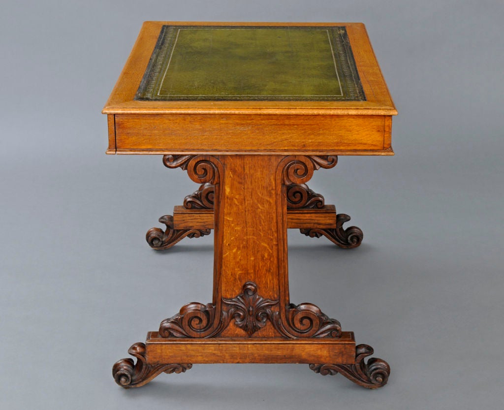 English Victorian Oak Partners Library Table In Good Condition For Sale In Sheffield, MA