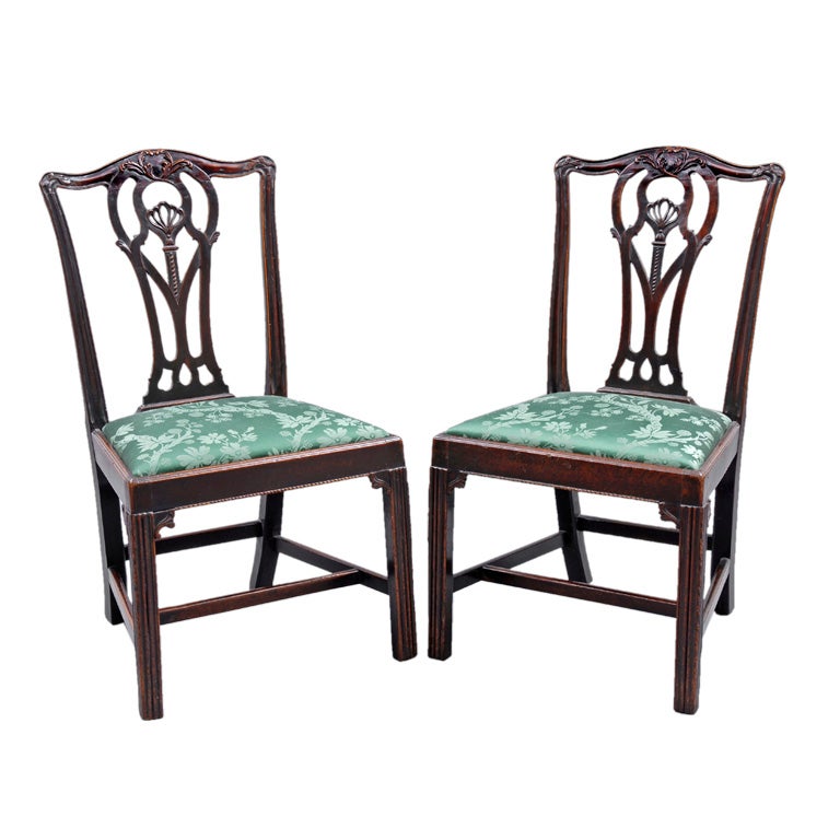 English Pair of Chippendale Side Chairs For Sale