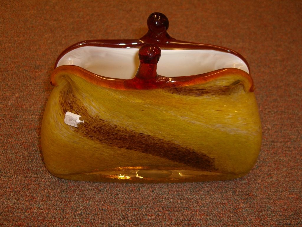 A nice Murano Italian Glass vase in the from of a handbag with a clasp.