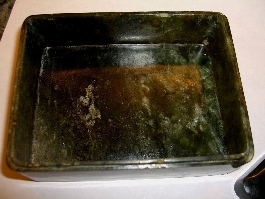 19th Century 19th century Chinese spinach Jade and ivory foo dog box