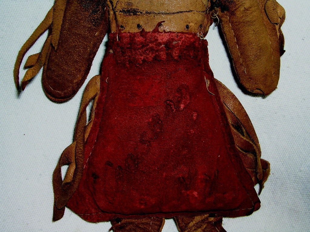 Early 20th century Navajo or Pueblo souvenir doll Carlsbad NM 2