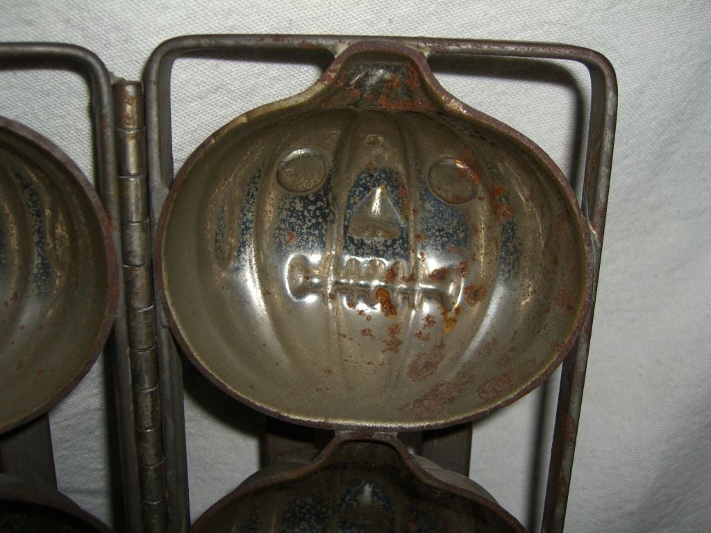 19th Century Great Unique American Miniature Pumpkin Jack O Lantern Mold